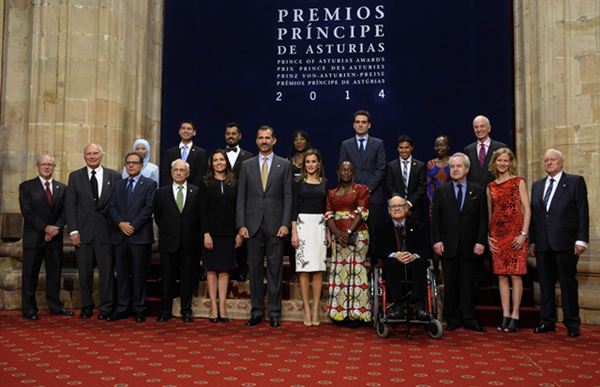 Spain's King Felipe VI  and Queen Letizia pose with winners of the Prince of Asturias Awards in Oviedo