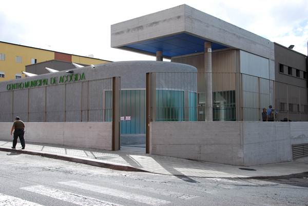 El Centro Municipal de Acogida cuenta con un centenar de plazas alojativas. | DA
