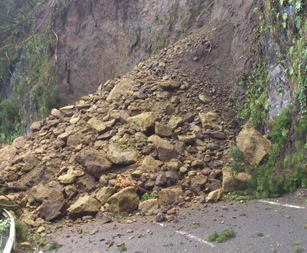 Desprendimientos en la carretera El Rejo, en La Gomera. | Cabildo de La Gomera
