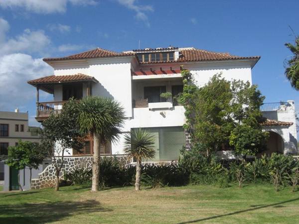 La llamada Casa de los Menéndez se encuentra en la zona de Finca España, junto al centro de salud. | DA
