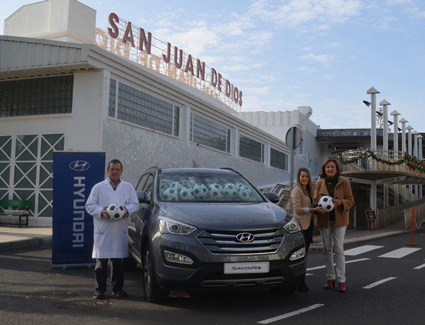 Hyundai Canarias entrega 40 balones a la Ciudad San Juan de Dios