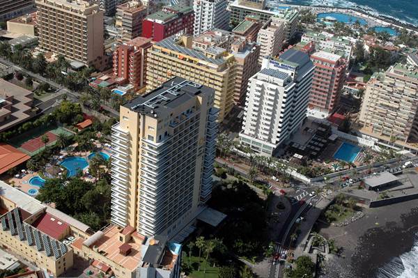 El descenso del turismo ruso en la isla de Tenerife lo han sufrido especialmente los hoteles de 5 estrellas. | M.P.