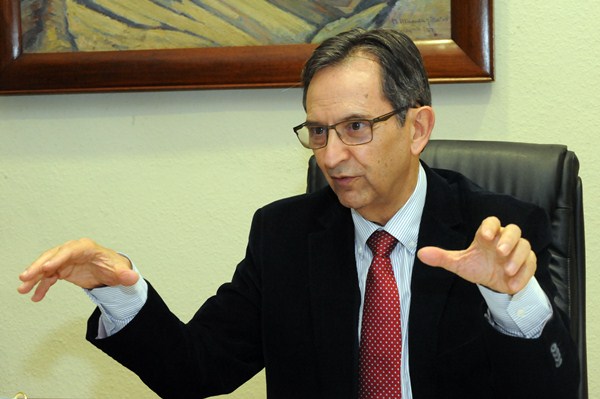 Antonio Castro, histórico dirigente de CC y presidente del Parlamento regional. / DA