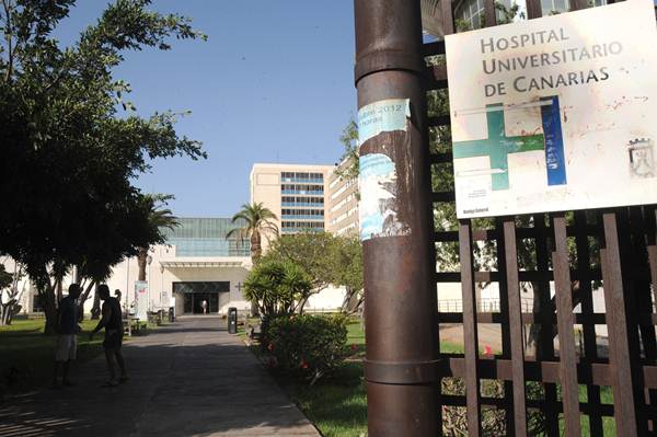La saturación que padece el Servicio de Urgencias del Hospital Universitario ha generado un agrio debate. | DA