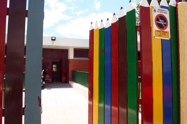 El centro infantil de Ofra es una de las dos escuelas municipales con las que cuenta la ciudad. / J.G.