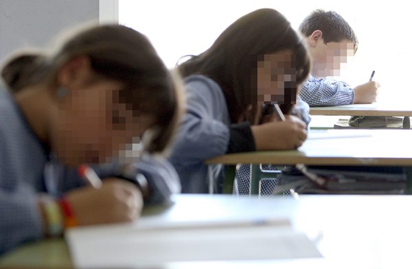 Canarias también está entre las regiones con más alumnos de 15 años que no están en el curso que le corresponde. / DA