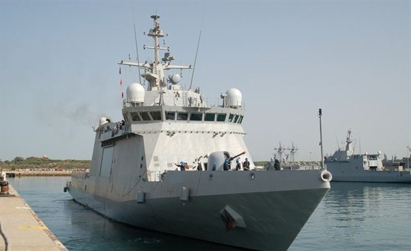 El buque Relámpago en el puerto de Santa Cruz. / MINISTERIO DE DEFENSA