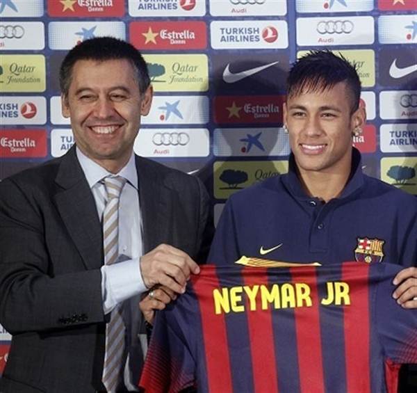 Josep María Bartomeu durante la presentación de Neymar. | EP