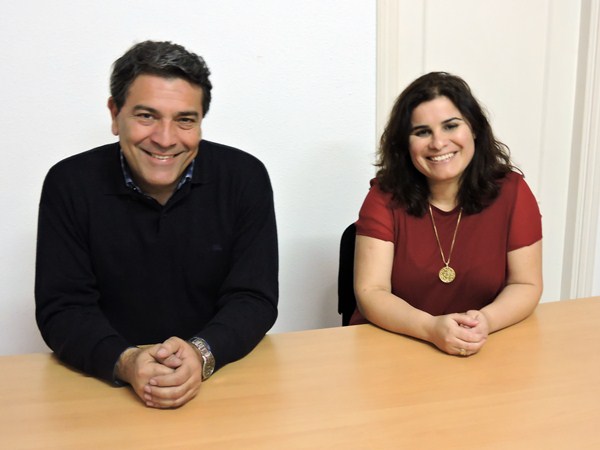 El actual alcalde, con su sucesora al frente del PSOE, María Brito. / N.CH.