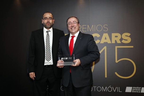 Mikel Palomera SEAT León CUPRA premio “Best Car 2015” al Mejor Deportivo