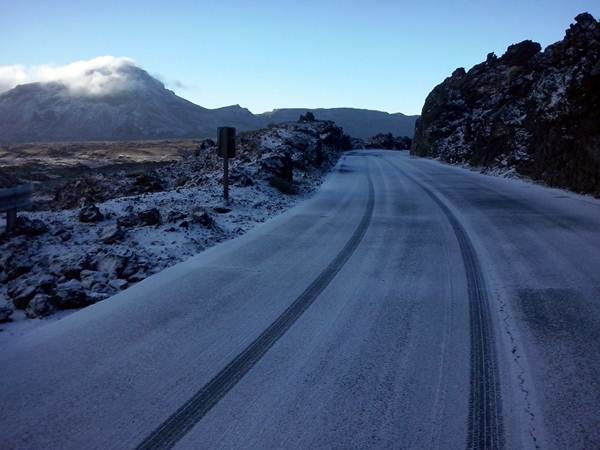 Imagen del Teide nevado esta mañana. | Gmt