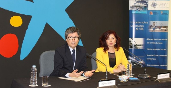 CaixaBank y la ZEC firman un acuerdo para atraer inversión extranjera a Canarias