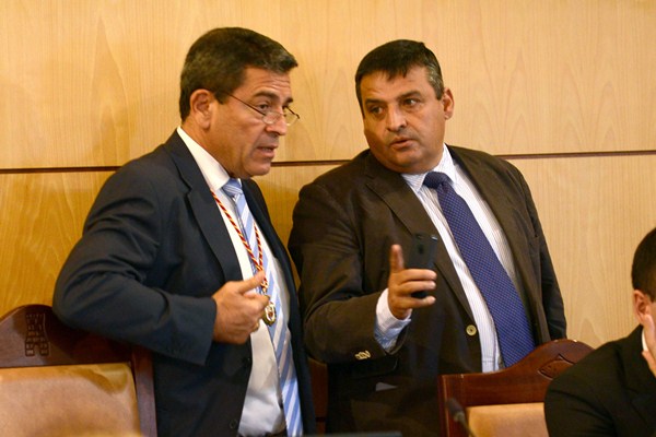 José Gumersindo García y Domingo Ramos, alcalde y concejal de Hacienda. / DA