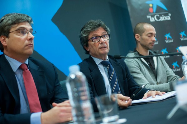 Juan Ruiz (izq.), Andrés Orozco (centro) y Jaime Padrón, ganador del premio en la edición 2014. / FRAN PALLERO 