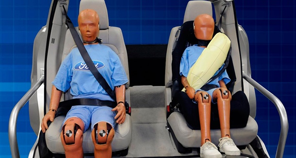 Cinturon seguridad inflable de Ford. | DA