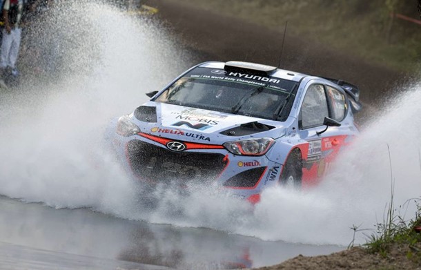 Thierry Neuville (Hyundai i20 WRC) se retiró en el Power Stage tras cometer un error. | DA
