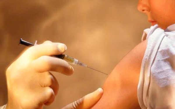 La Consejería de Educación publicó ayer miércoles en el Boletín Oficial de Canarias (BOC) el anuncio por el que se convoca el procedimiento abierto y la tramitación ordinaria para la contratación del suministro de vacunas frente a la varicela. / DA
