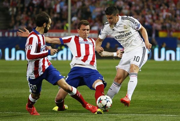 El Atlético y el Real Madrid empatan (0-0) en el Bernabeu. / REUTERS