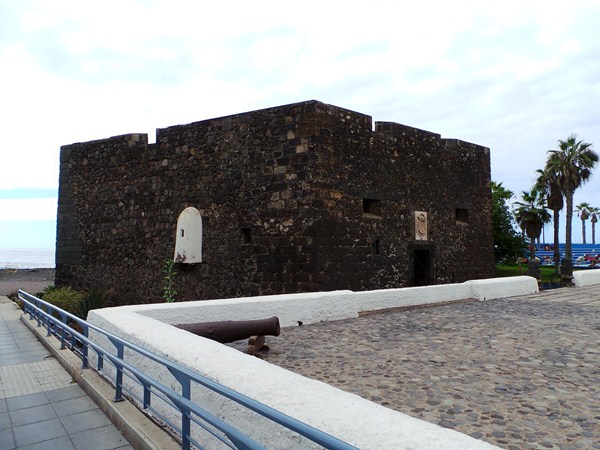 Exterior del Castillo San Felipe, declarado BIC, antes de ejecutarse los trabajos de reforma. / M. P. P.