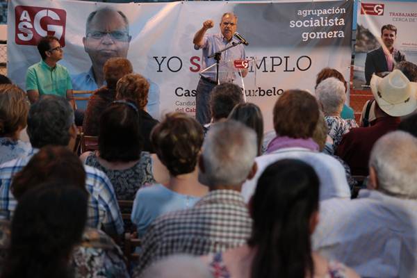 Casimiro Curbelo, en un mitin celebrado estos días en San Sebastián de La Gomera. | DA