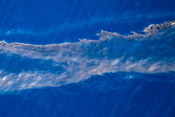 Imagen aérea de la mancha de fuel. / GREENPEACE