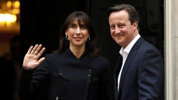 David Cameron y su esposa, tras ganar las elecciones. | REUTERS