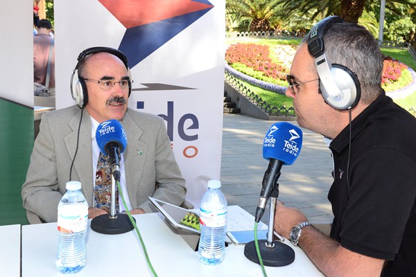 El presidente del colegio tinerfeño, Francisco Perera, fue entrevistado en Teide Radio. / S.M.
