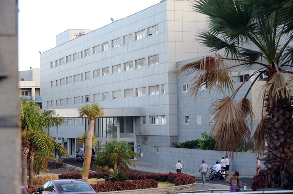 La Gerencia del Hospital de la Candelaria pretende relanzar la actividad quirúrgica los próximos meses. / DA