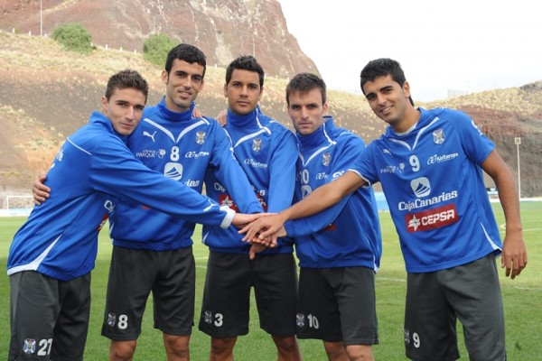 Omar, Ricardo, Héctor, Ayoze García y Ángel consiguieron competir en Primera División. / S.M.