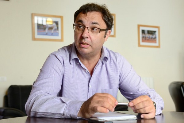 Agustín Hernández, concejal de Obras           e Infraestructuras                y Deportes (CC)                de La Laguna. / SERGIO MÉNDEZ 