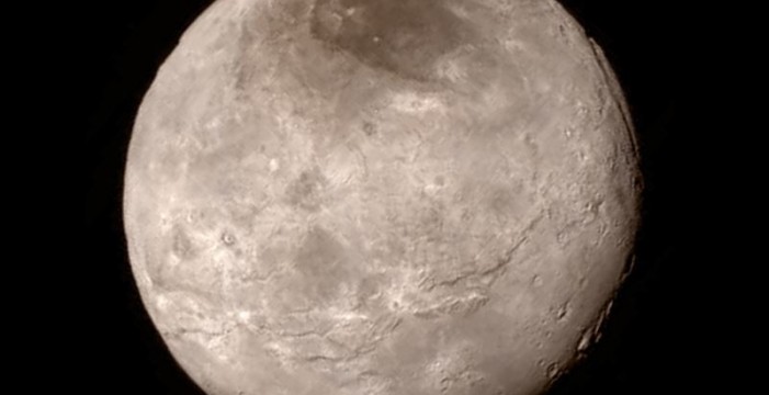 Apodan Mordor a una zona oscura cercana al polo norte de Caronte, la mayor luna de Plutón 