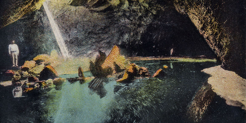  En 1927 ya existían grabados como el de la imagen en el que se detallaba el interior de la cueva. / DA