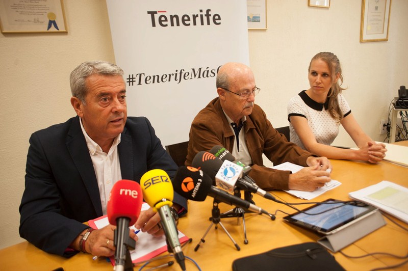 Aurelio Abreu, José Segura y Vanesa Rodríguez, en la rueda de prensa ofrecida ayer. / FRAN PALLERO 