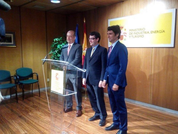 El consejero Pedro Ortega, Álvaro Nadal y el subsecretario Enrique Hernández Bento, ayer. | DA