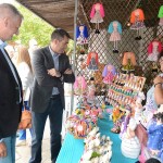 Tras la entrega de premios, las autoridades recorrieron el parque etnográfico para visitar los estands y ver trabajar a los artesanos. | SERGIO MÉNDEZ