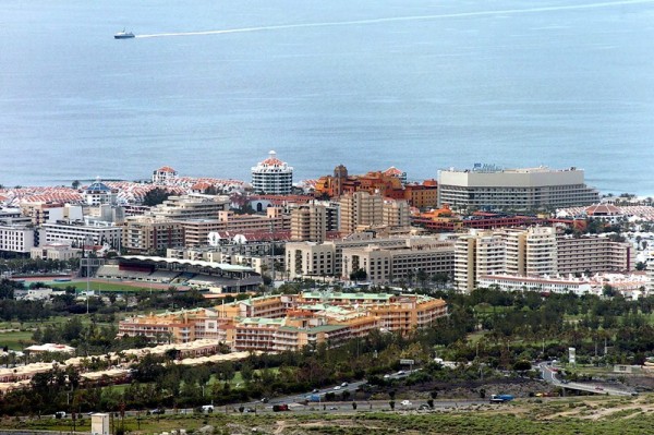 El 25% de las plazas turísticas de Canarias se concentran en el sur de Tenerife. / DA