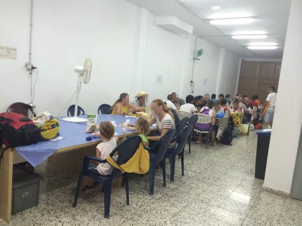 Al comedor, ubicado en la calle Fuerteventura nº 83, acuden diariamente familias con menores. | DA