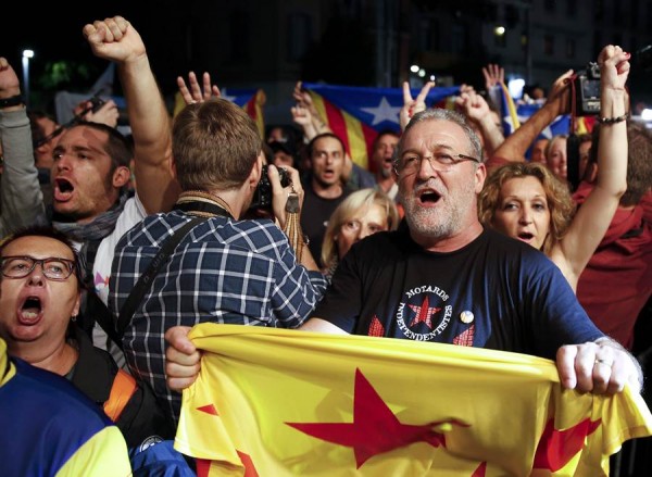 Independentistas celebrando su victoria. | REUTERS 