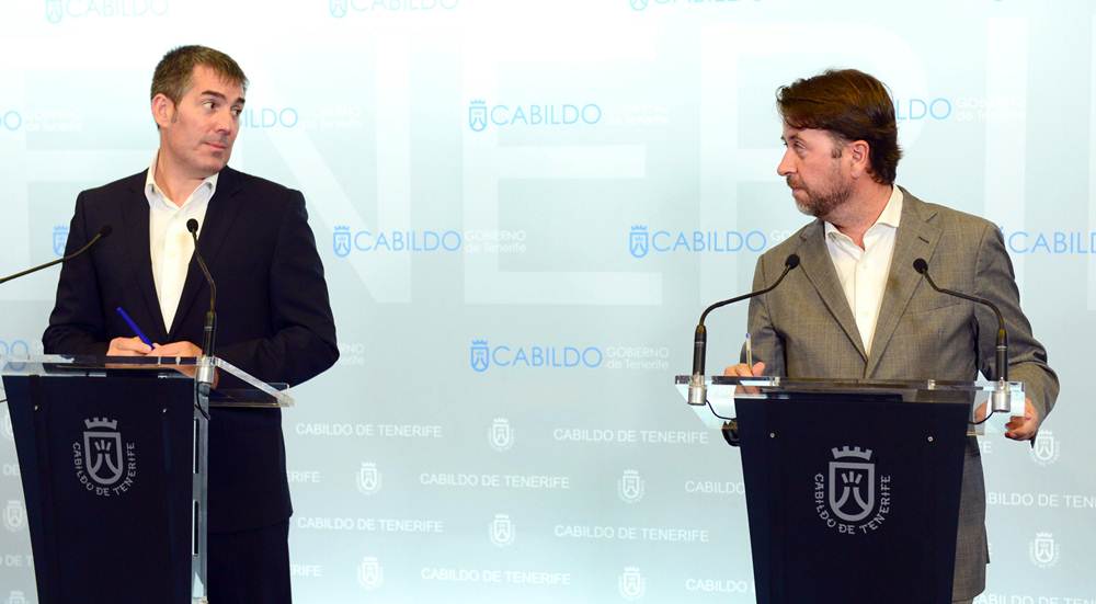 El Palacio insular acogió en la tarde de ayer la reunión entre Fernando Clavijo y Carlos Alonso, que se prolongó durante casi una hora. | S. MÉNDEZ 