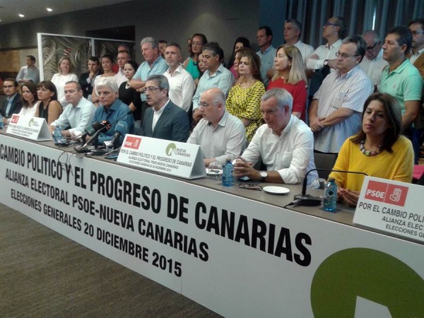 Los máximos responsables de ambas formaciones sellaron el acuerdo en un concurrido acto celebrado en la mañana de ayer en Las Palmas. | DA