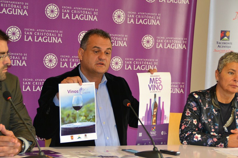 José Alberto Díaz (centro) presentó ayer la propuesta junto a Ismael Díaz y María Paz Gil. / DA
