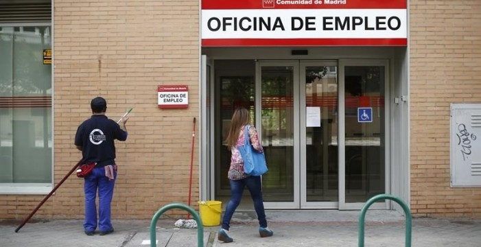 El paro cae en Canarias en 2.352 personas en febrero