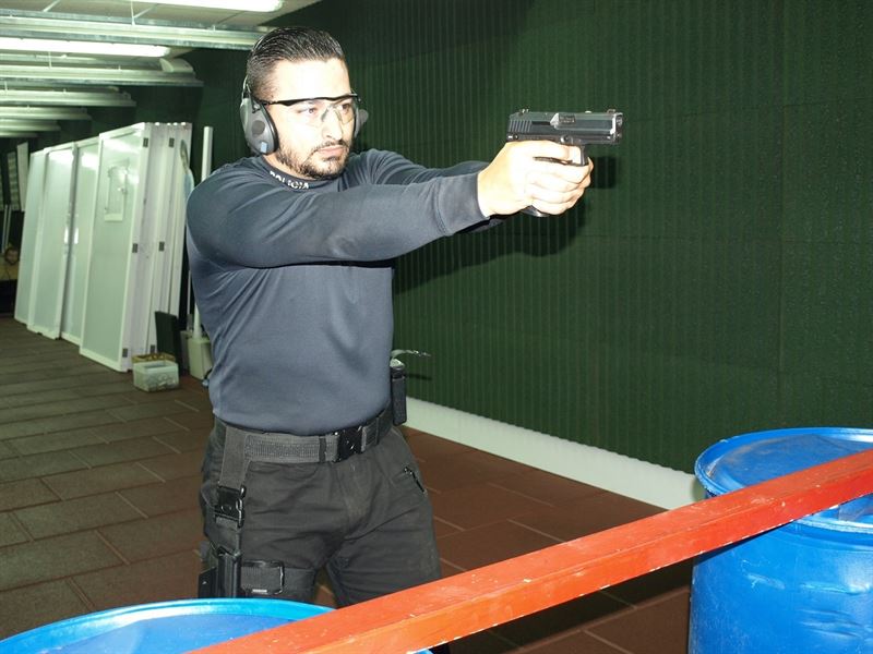 El agente de la Policía Local de Santa Cruz de Tenerife, Jorge Gutiérrez. / EP