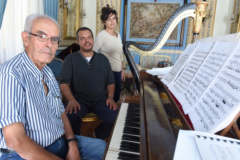 La familia Díaz Delgado espera los permisos para abrir la casa como museo musical. / SERGIO MÉNDEZ