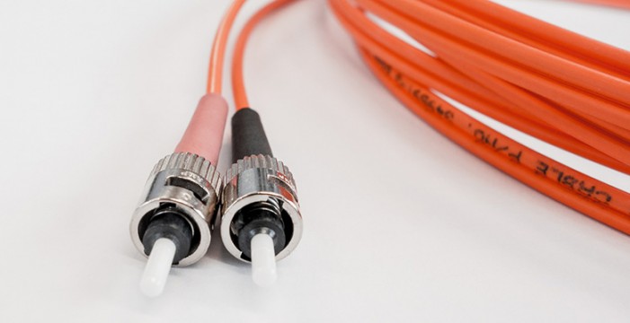 Consumidores e internautas rechazan la regulación de las redes de fibra óptica de la CNMC