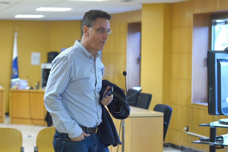 González Reverón, tras quedar visto para sentencia el juicio. / SERGIO MÉNDEZ 