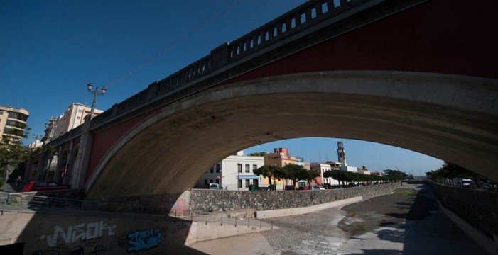Santa Cruz pasa la ITV a los puentes del barranco de Santos