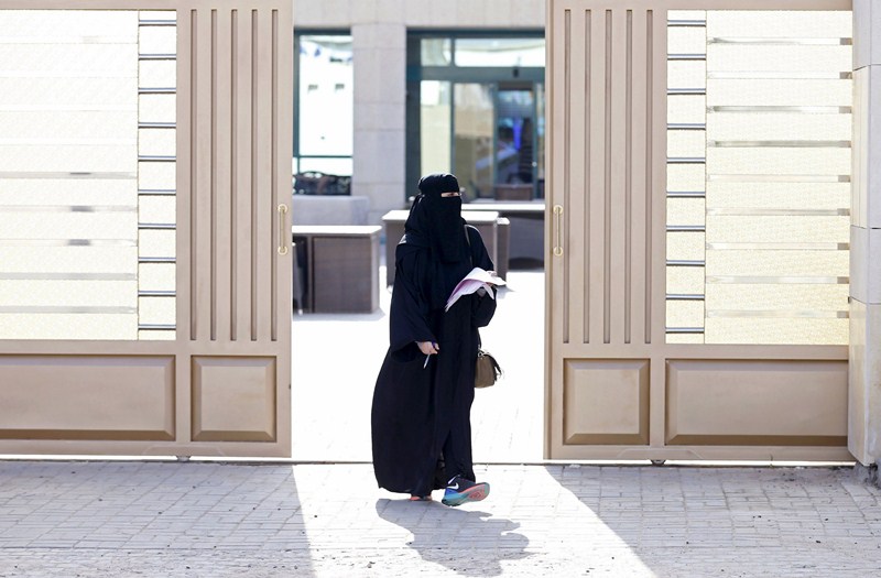 Una mujer de Arabia Saudí tras votar por primera vez. / REUTERS/Faisal Al Nasser