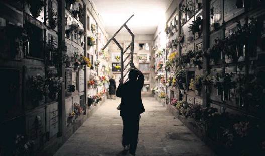 Canarias: más tumbas que cunas