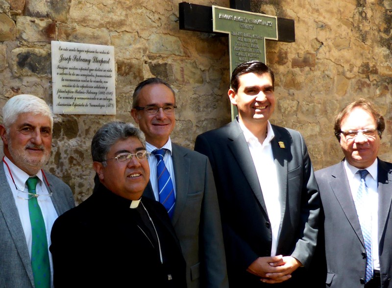 El jefe de Epidemiología del SCS, Amós García Rojas (d), participó en el homenaje al doctor Salvany. / DA